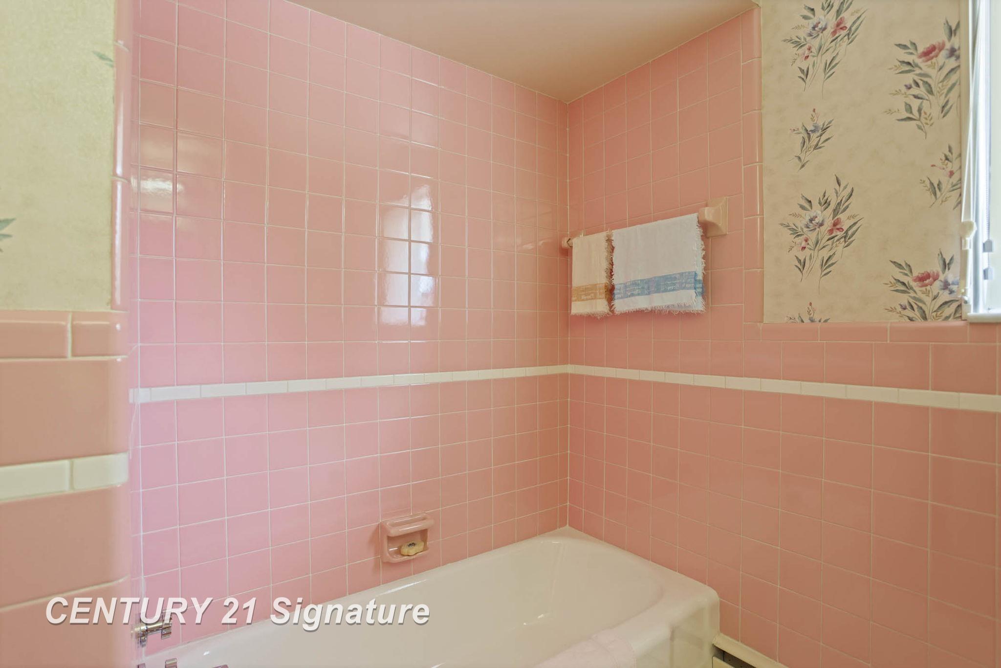 4665 Locust Road Saginaw, MI 48604 - Photo 27 of 48 50153482-f59a5809-8875-4e9a-8a7b-ea80ff4d1fd1.JPG