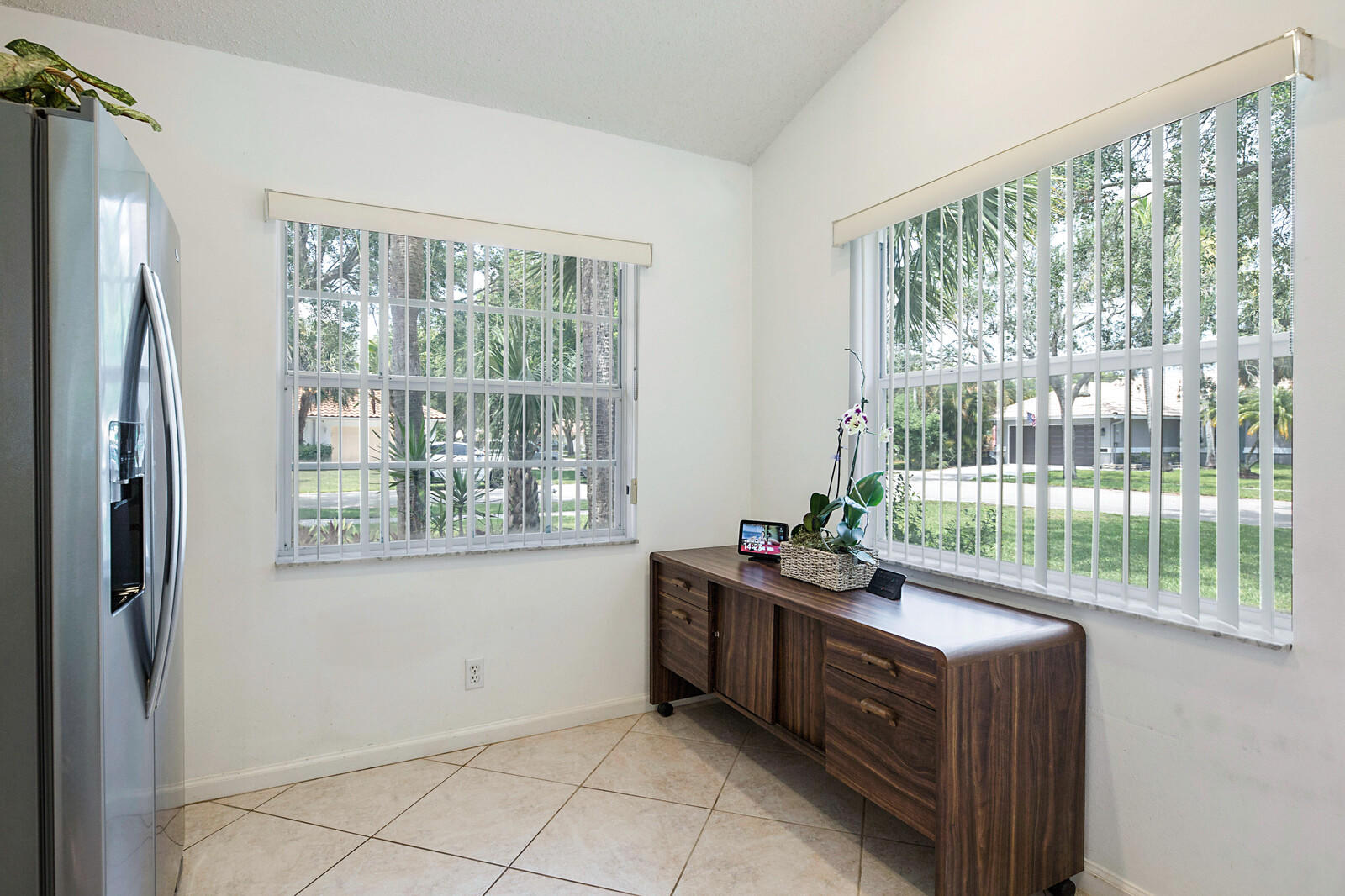 3710 Riverside Way Delray Beach, FL 33445 - Photo 12 of 25 12_3710_Riverside_Way11_mls