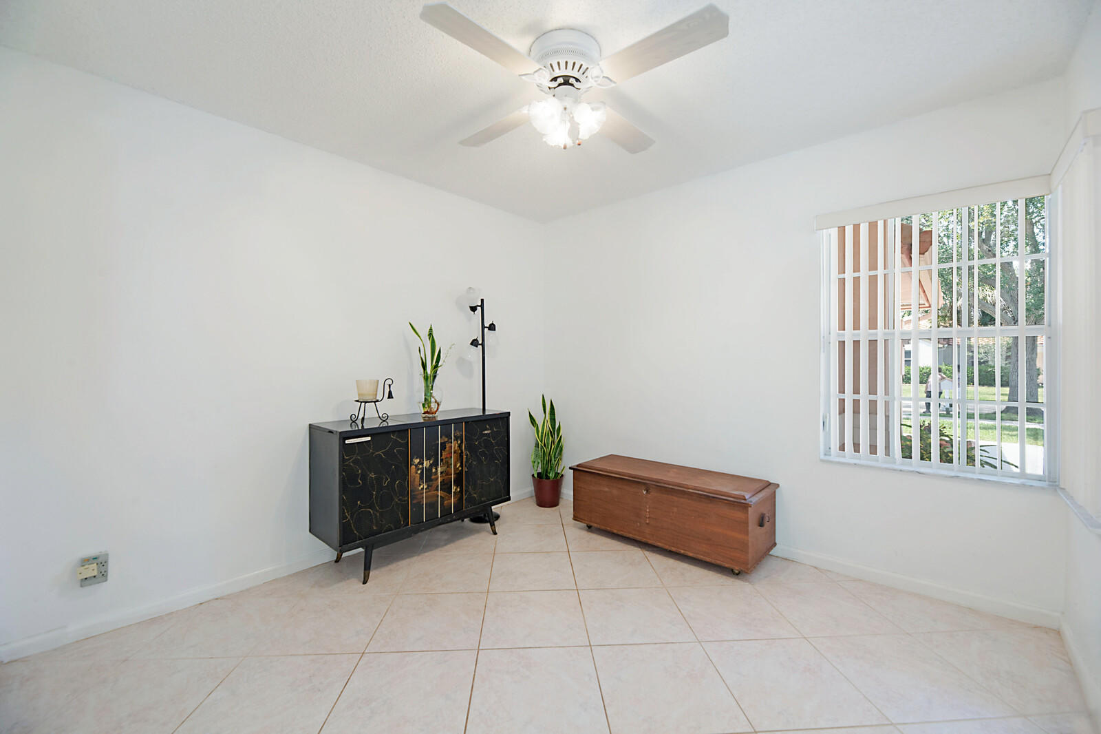 3710 Riverside Way Delray Beach, FL 33445 - Photo 13 of 25 13_3710_Riverside_Way12_mls