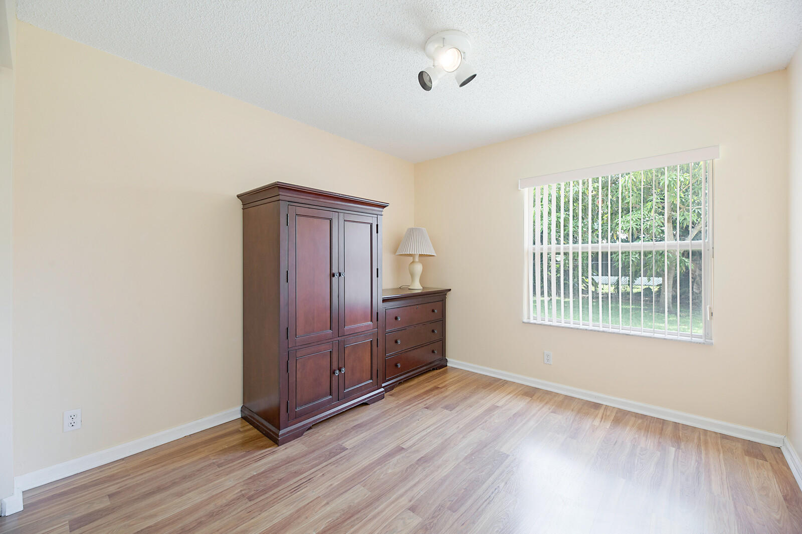 3710 Riverside Way Delray Beach, FL 33445 - Photo 14 of 25 14_3710_Riverside_Way13_mls