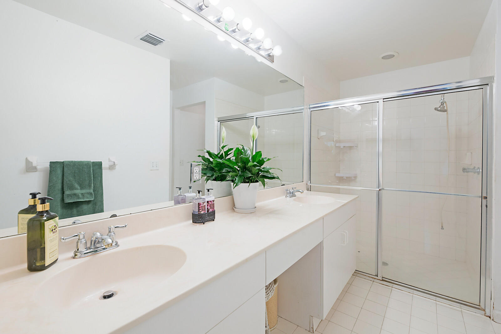 3710 Riverside Way Delray Beach, FL 33445 - Photo 18 of 25 18_3710_Riverside_Way17_mls