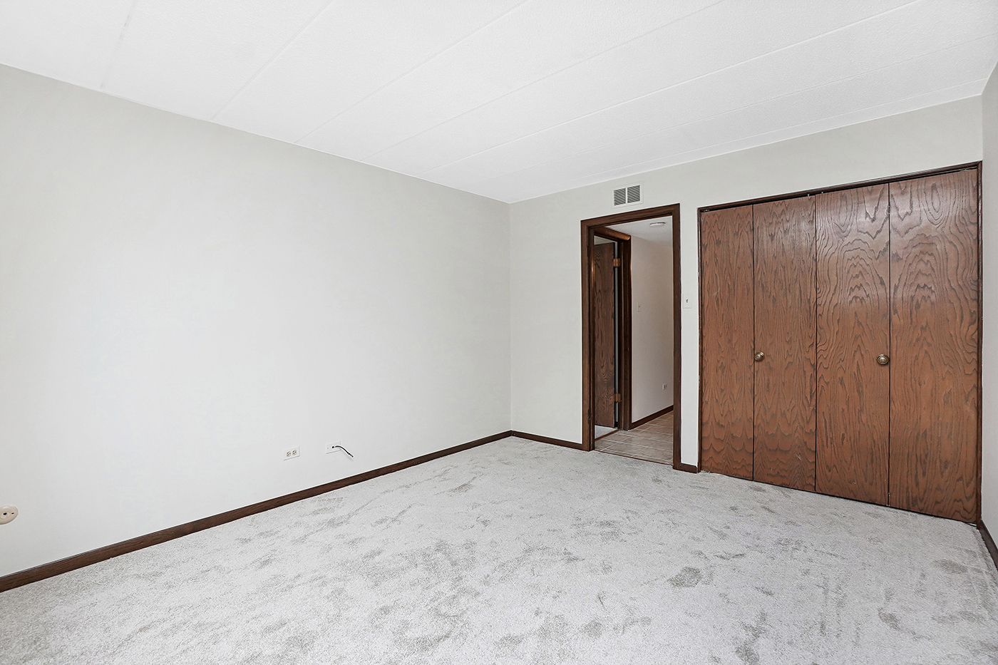 13222 South Oak Ridge Trail, Unit 1A Palos Heights, IL 60463 - Photo 11 of 21 a view of an empty room