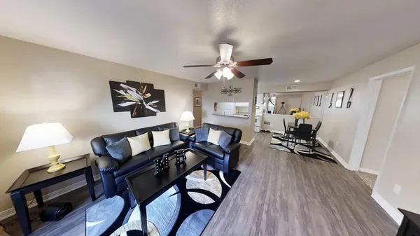 $959 | 515 South Bender Avenue, Unit 812, Humble, TX 77338