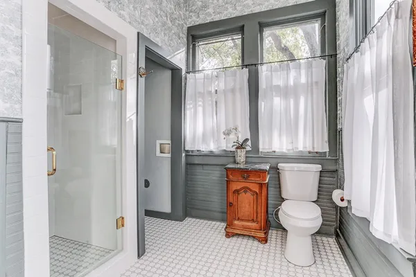 $735,000 | 1323 Carr Avenue, Memphis, TN 38104