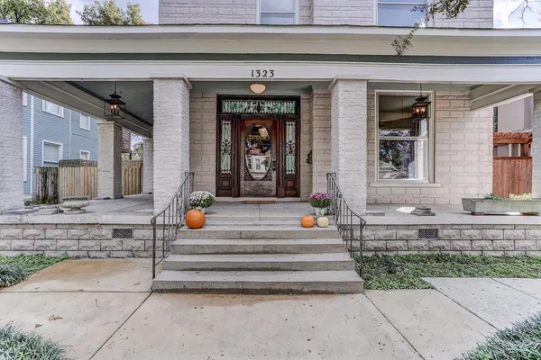 $735,000 | 1323 Carr Avenue, Memphis, TN 38104