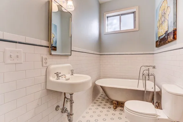 $735,000 | 1323 Carr Avenue, Memphis, TN 38104