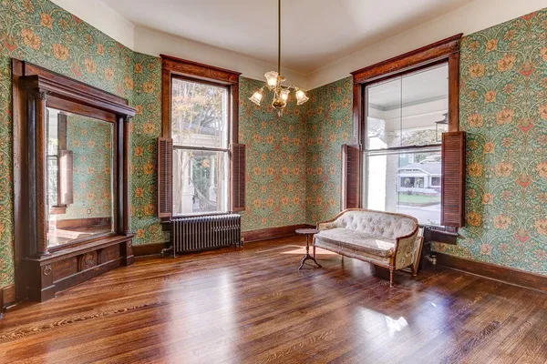 $735,000 | 1323 Carr Avenue, Memphis, TN 38104