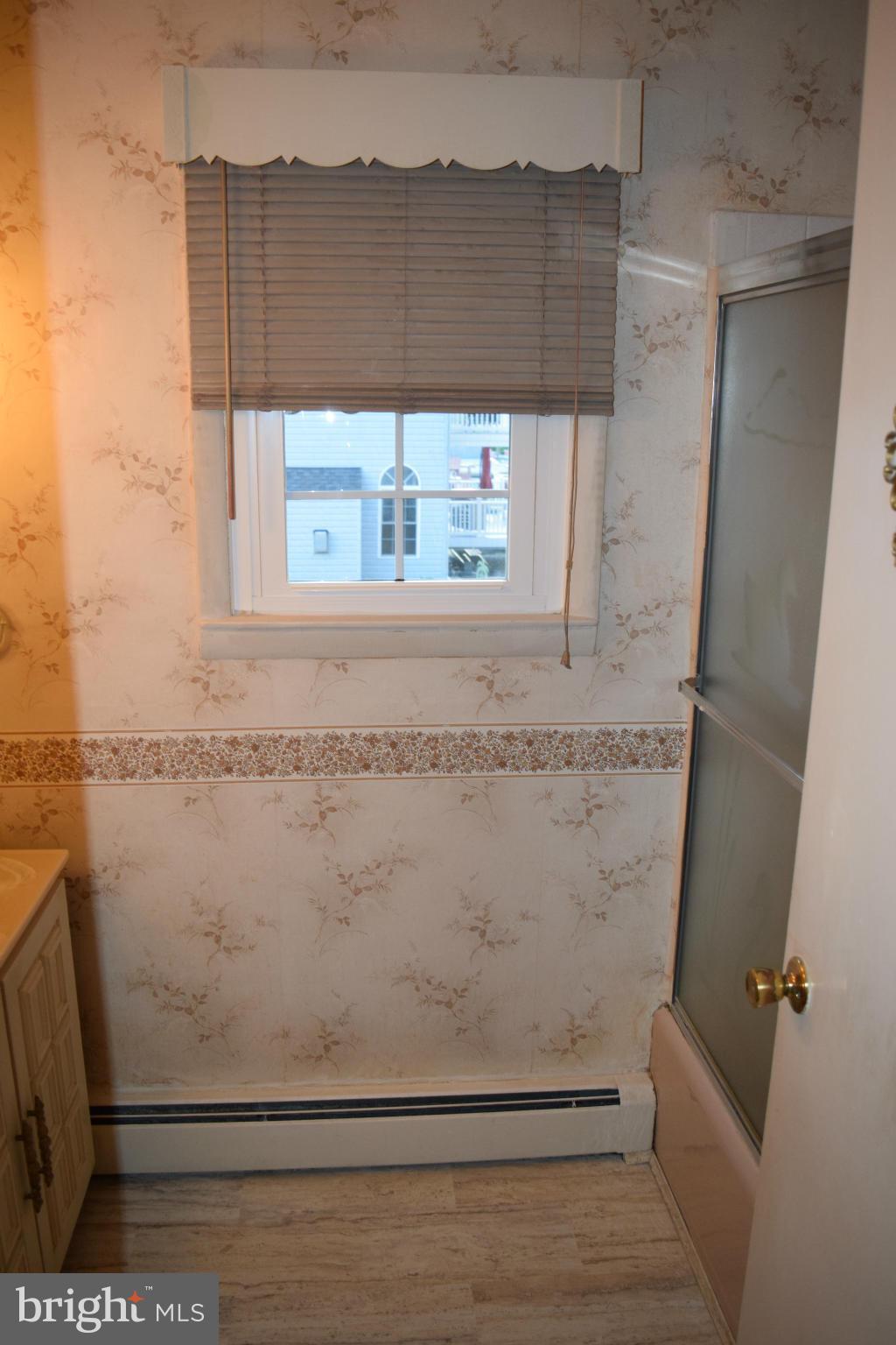 2222 Silver Lane Road Baltimore, MD 21221 - Photo 22 of 26 Bath