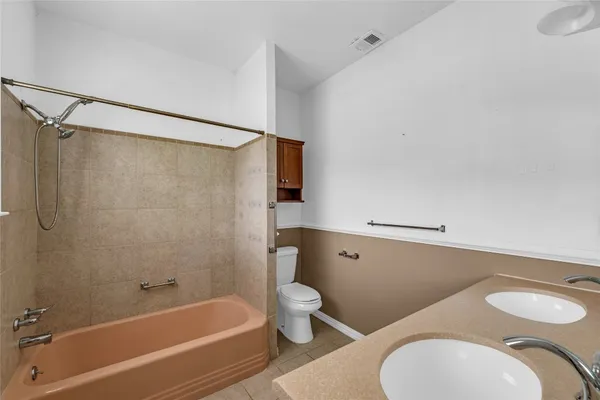 $320,000 | 2527 Avenue G, Rosenberg, TX 77471
