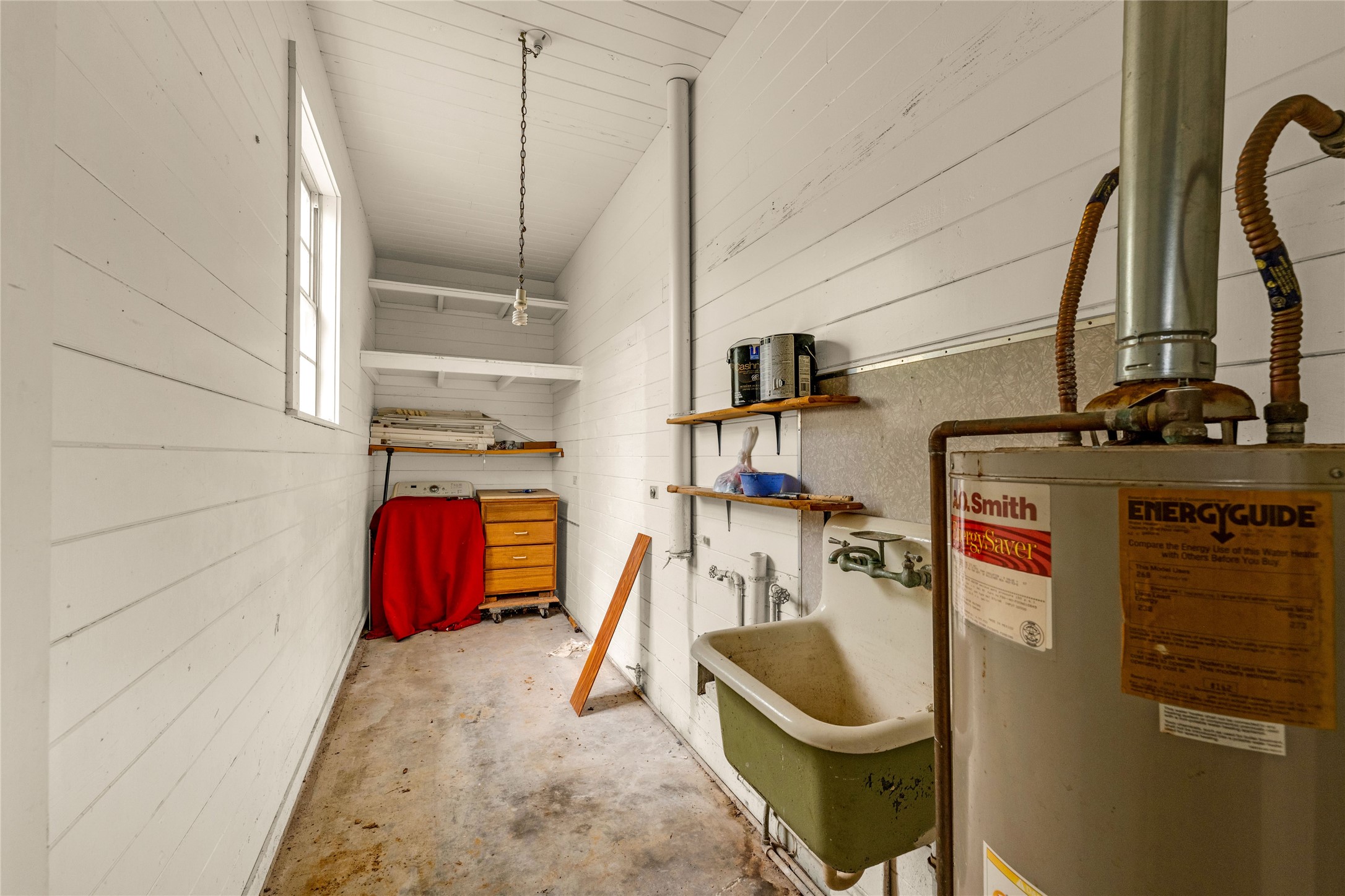 2527 Avenue G Rosenberg, TX 77471 - Photo 30 of 35 a utility room with dryer and washer