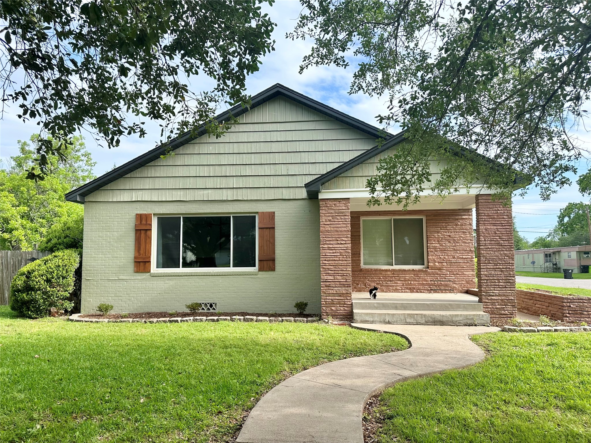 2527 Avenue G Rosenberg, TX 77471 - Photo 3 of 35 a view of a house with yard