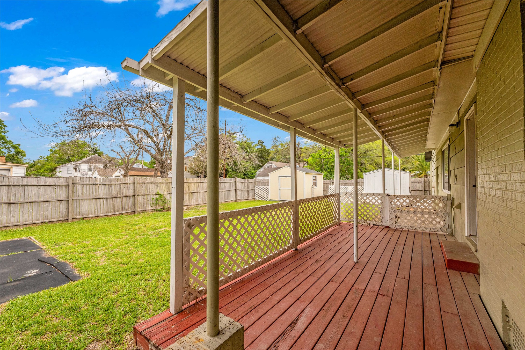 2527 Avenue G Rosenberg, TX 77471 - Photo 34 of 35 a view of deck with a backyard