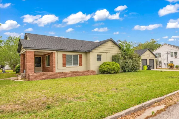 $320,000 | 2527 Avenue G, Rosenberg, TX 77471