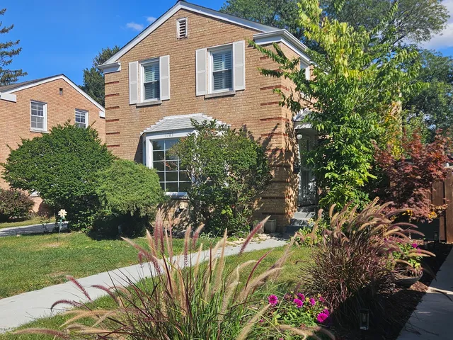 $469,000 | 1783 Lee Street, Des Plaines, IL 60018
