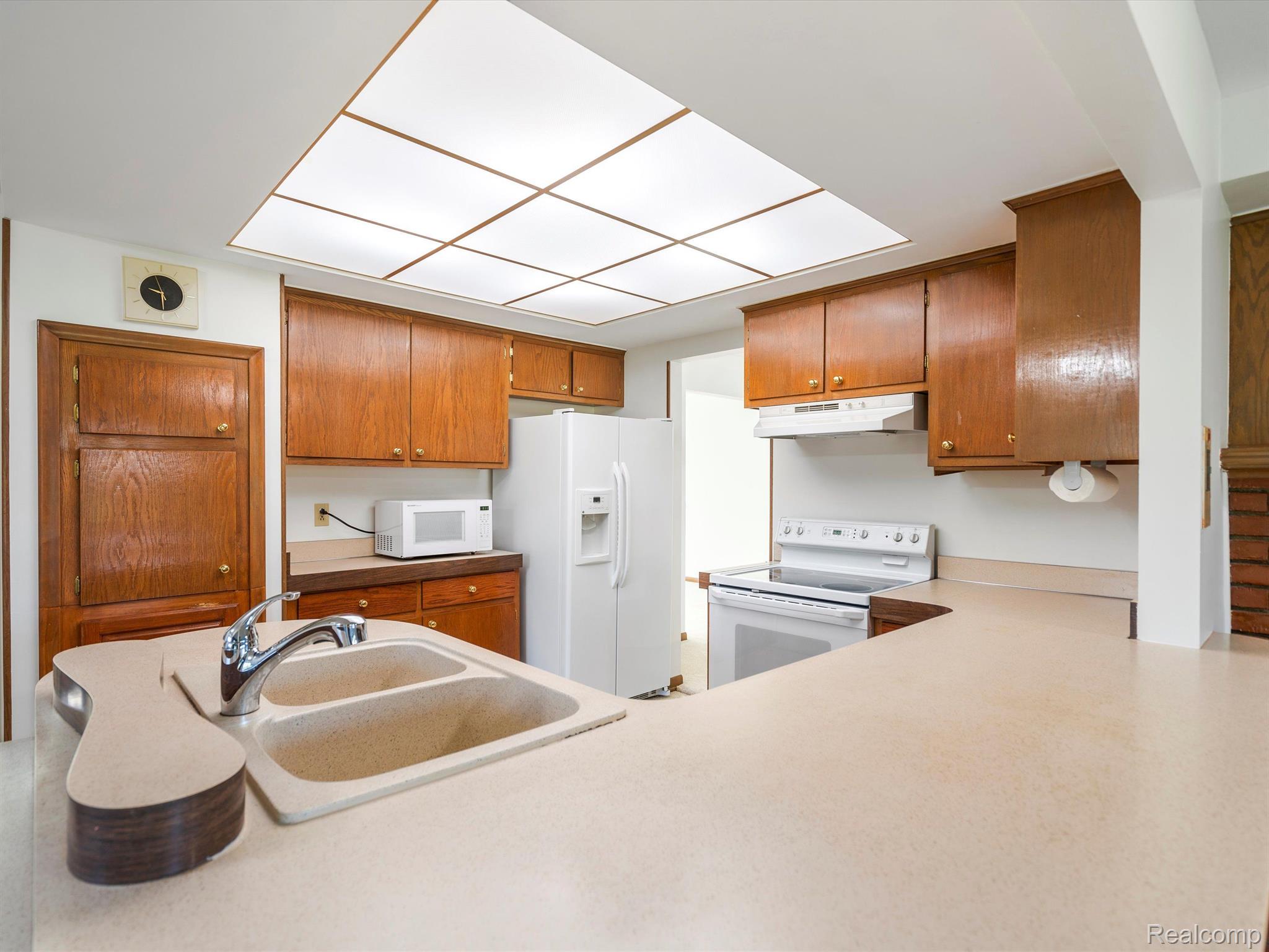 512 Old Perch Road Rochester, MI 48309 - Photo 16 of 35 Gallery Image 16