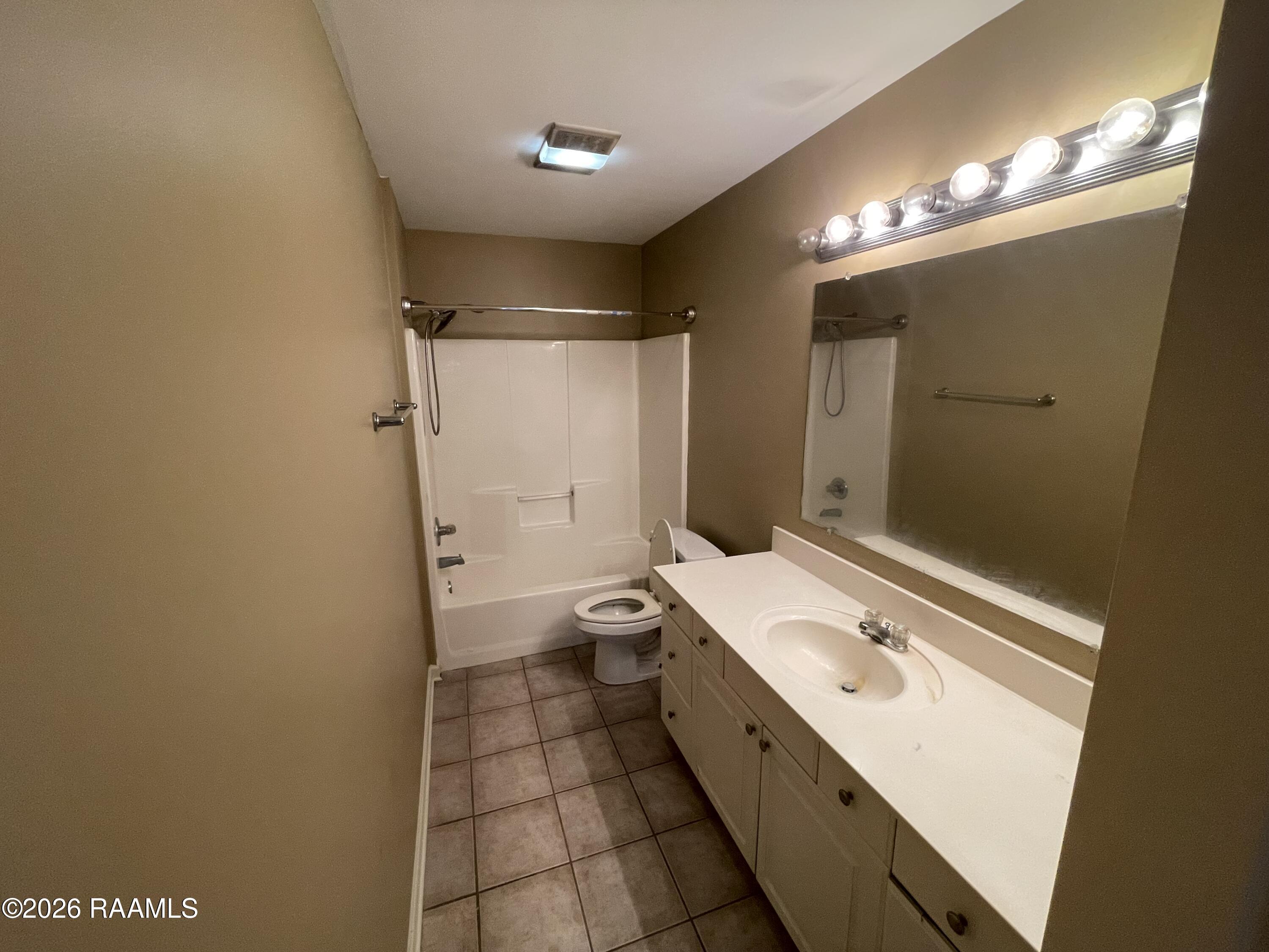 207 Rural Street, Unit B Lafayette, LA 70508 - Photo 11 of 11