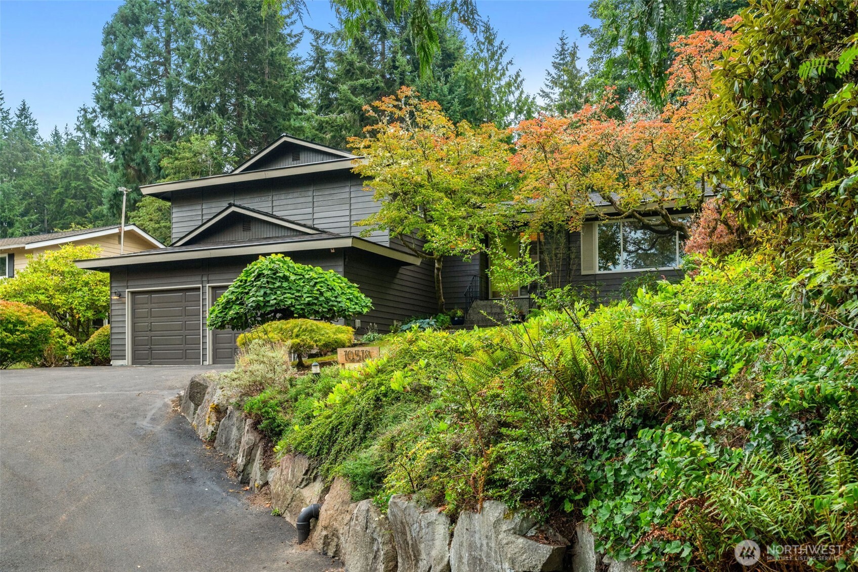 10518 231st Street Southwest Edmonds, WA 98020 - Photo 2 of 39 Gallery Image 2