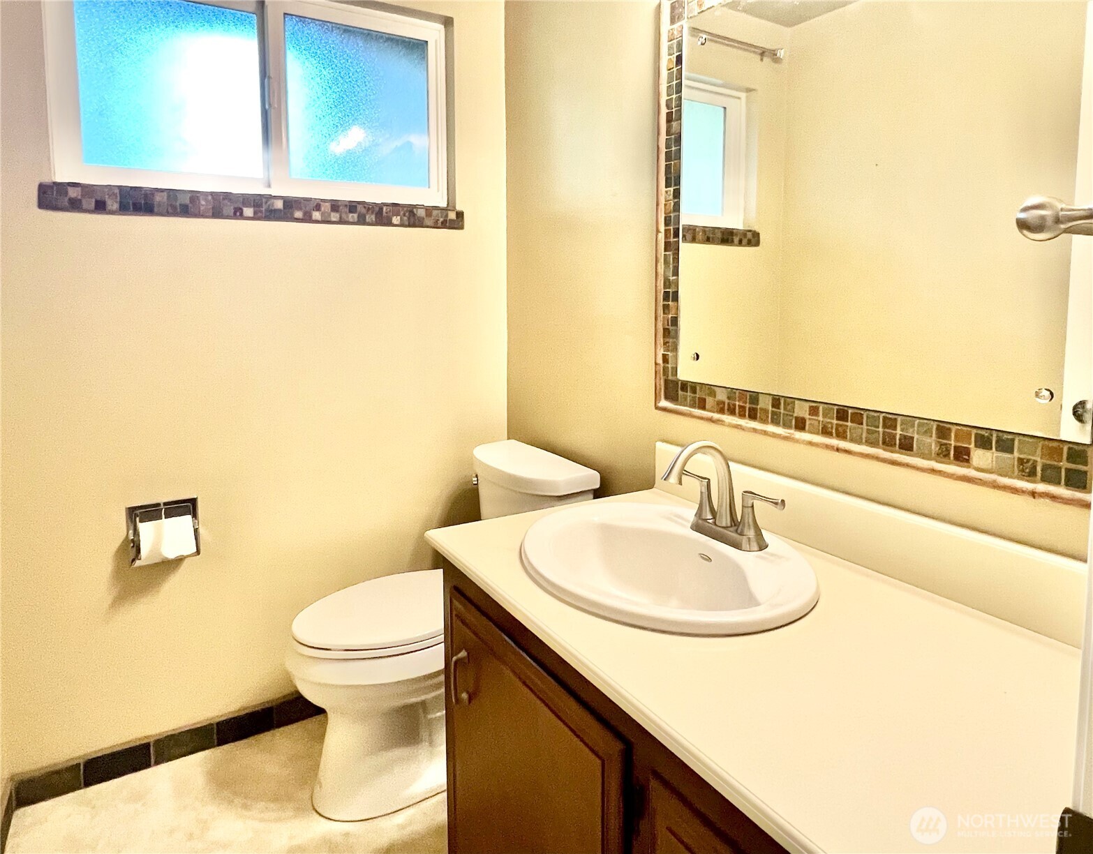 10518 231st Street Southwest Edmonds, WA 98020 - Photo 22 of 39 Gallery Image 22