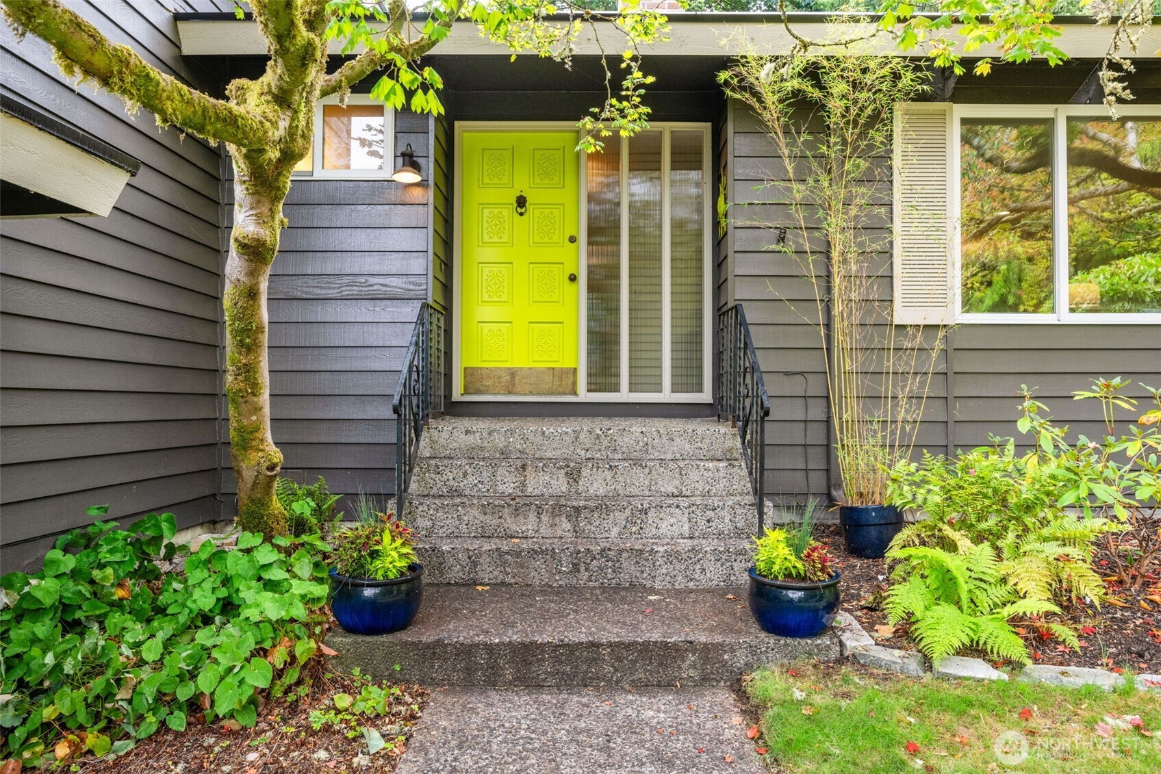 10518 231st Street Southwest Edmonds, WA 98020 - Photo 3 of 39 Gallery Image 3