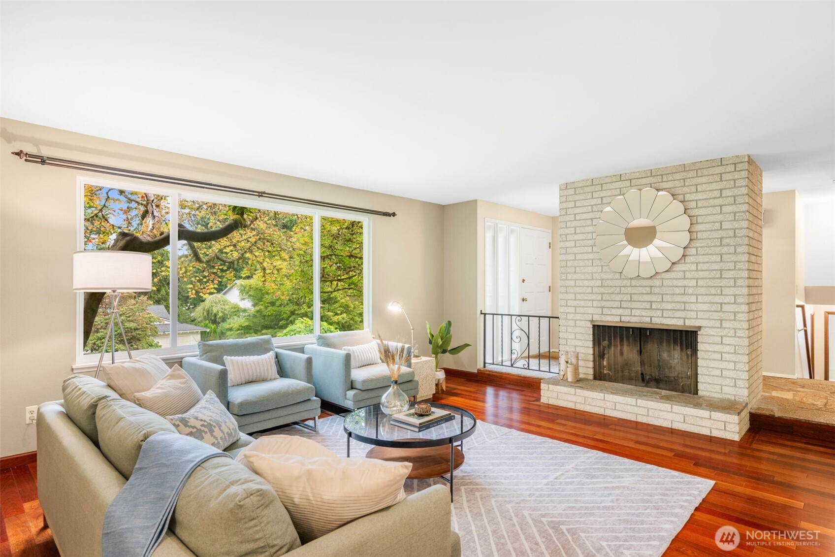 10518 231st Street Southwest Edmonds, WA 98020 - Photo 4 of 39 Gallery Image 4