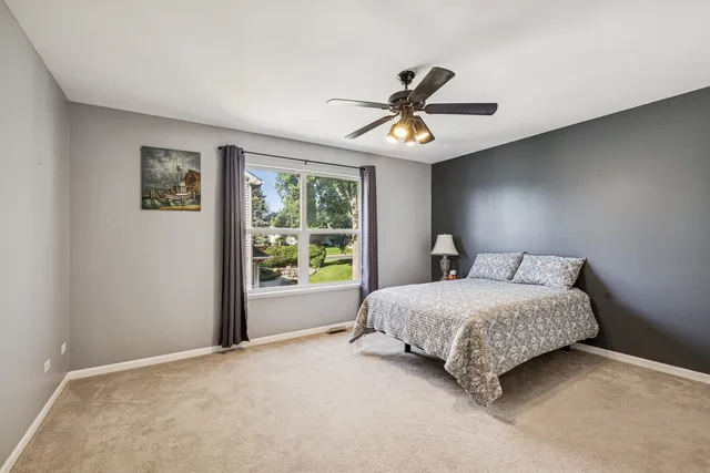 $469,900 | 1804 Redwood Lane, McHenry, IL 60051