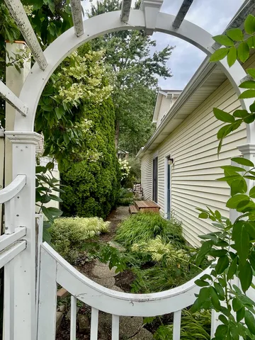 $469,900 | 1804 Redwood Lane, McHenry, IL 60051