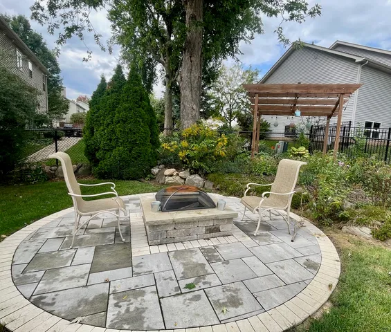 $469,900 | 1804 Redwood Lane, McHenry, IL 60051