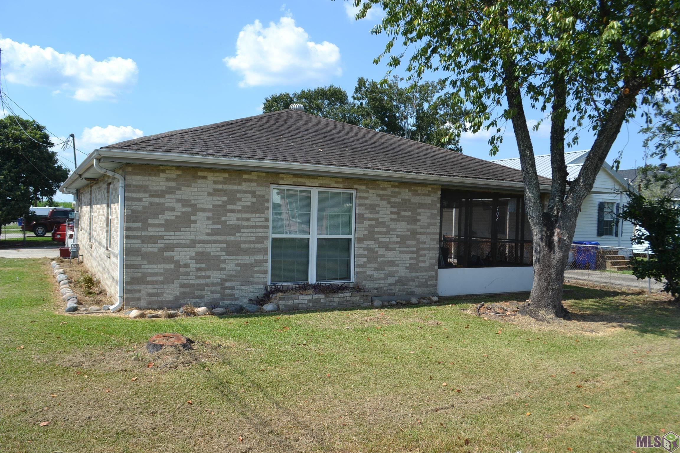 702 Coulon Road Thibodaux, LA 70301 - Photo 3 of 36 Gallery Image 3
