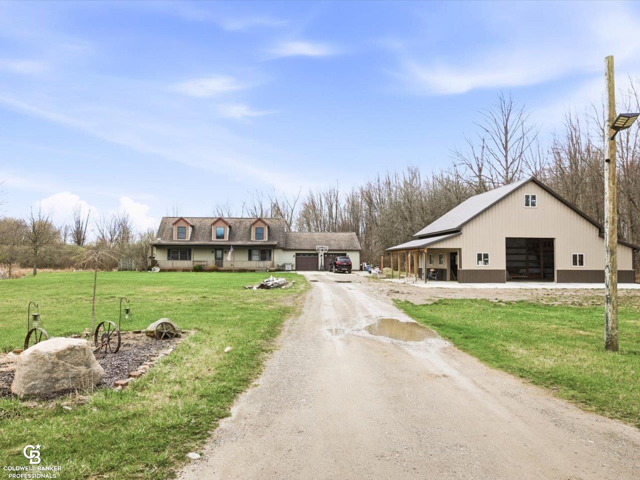 8925 Lohr Road Avoca, MI 48006 - Photo 2 of 41