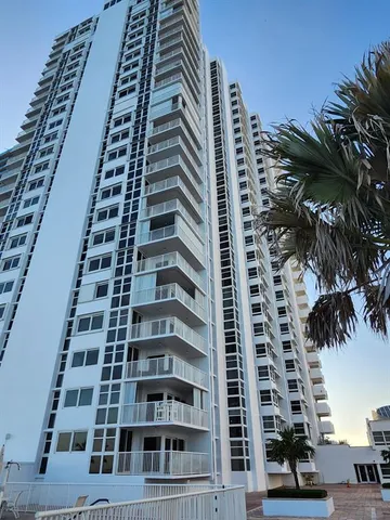 $850,000 | 1370 South Ocean Boulevard, Unit 905, Pompano Beach, FL 33062