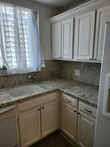 $850,000 | 1370 South Ocean Boulevard, Unit 905, Pompano Beach, FL 33062