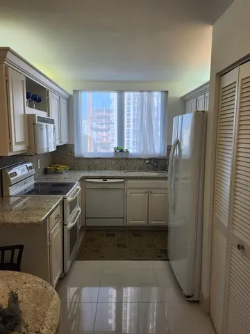 $850,000 | 1370 South Ocean Boulevard, Unit 905, Pompano Beach, FL 33062