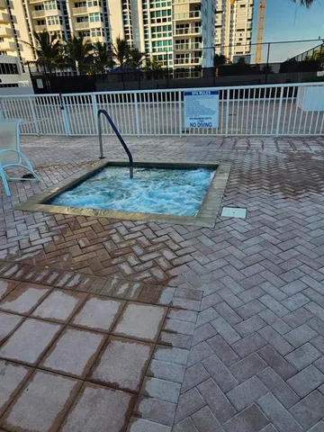 $850,000 | 1370 South Ocean Boulevard, Unit 905, Pompano Beach, FL 33062