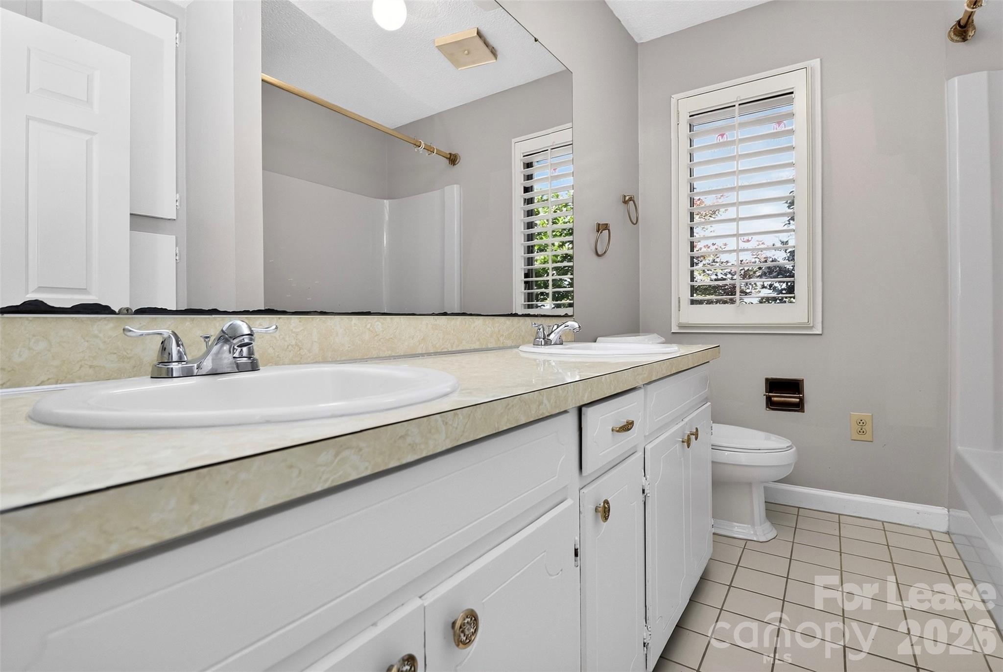 8109 Reames Road Charlotte, NC 28216 - Photo 12 of 24