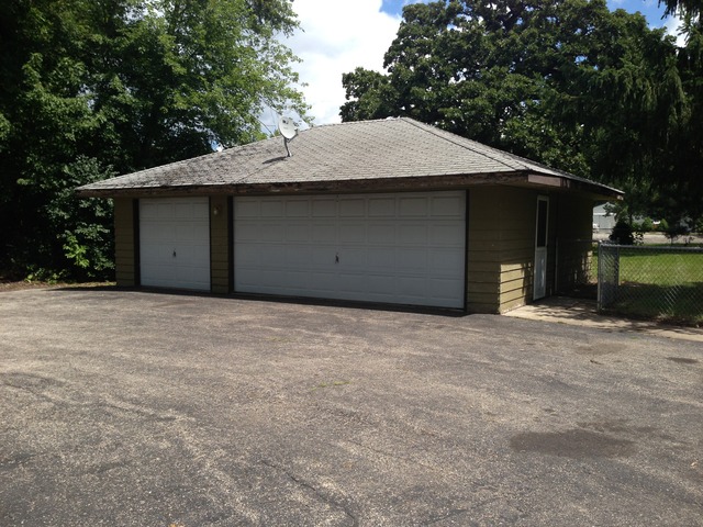4812 Roberts Road Island Lake, IL 60042 - Photo 2 of 10