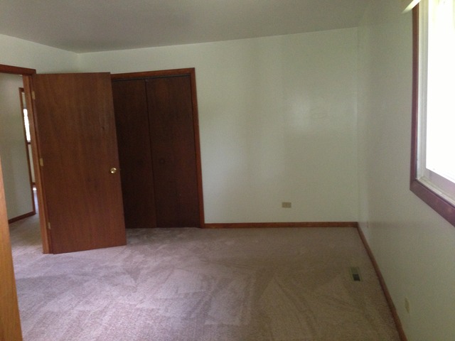 4812 Roberts Road Island Lake, IL 60042 - Photo 6 of 10
