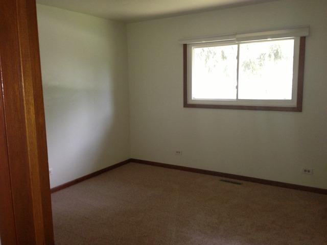 4812 Roberts Road Island Lake, IL 60042 - Photo 8 of 10