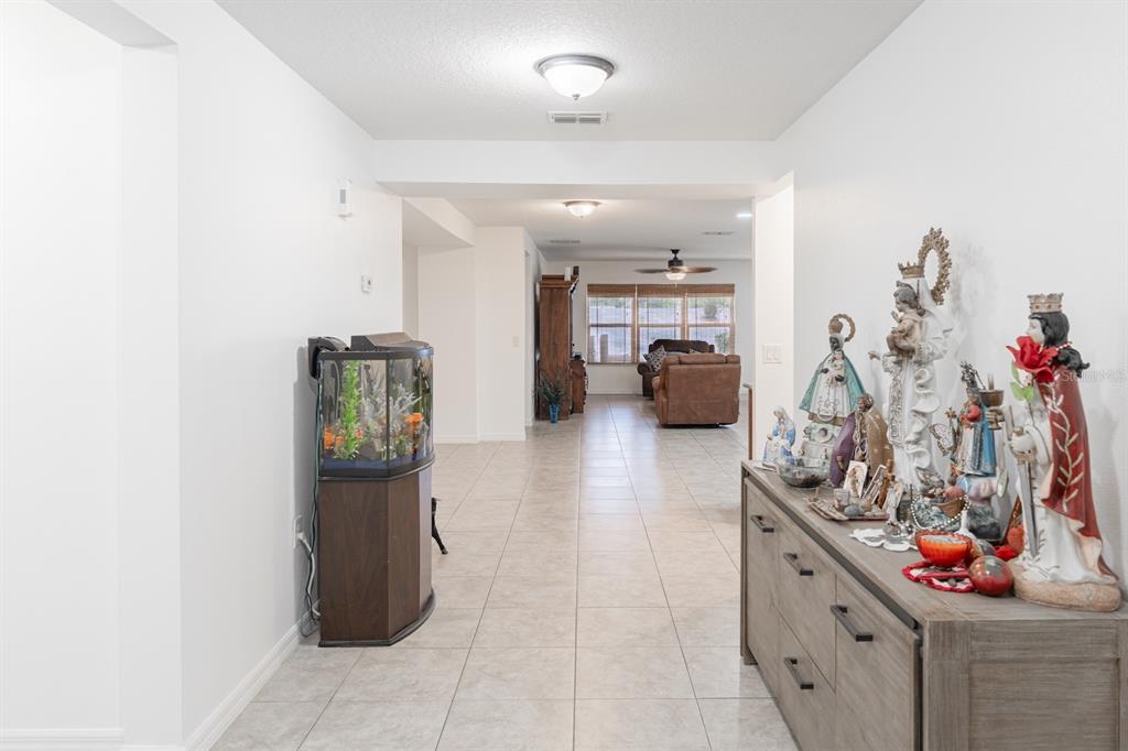 11331 Brighton Knoll Loop Riverview, FL 33579 - Photo 6 of 62