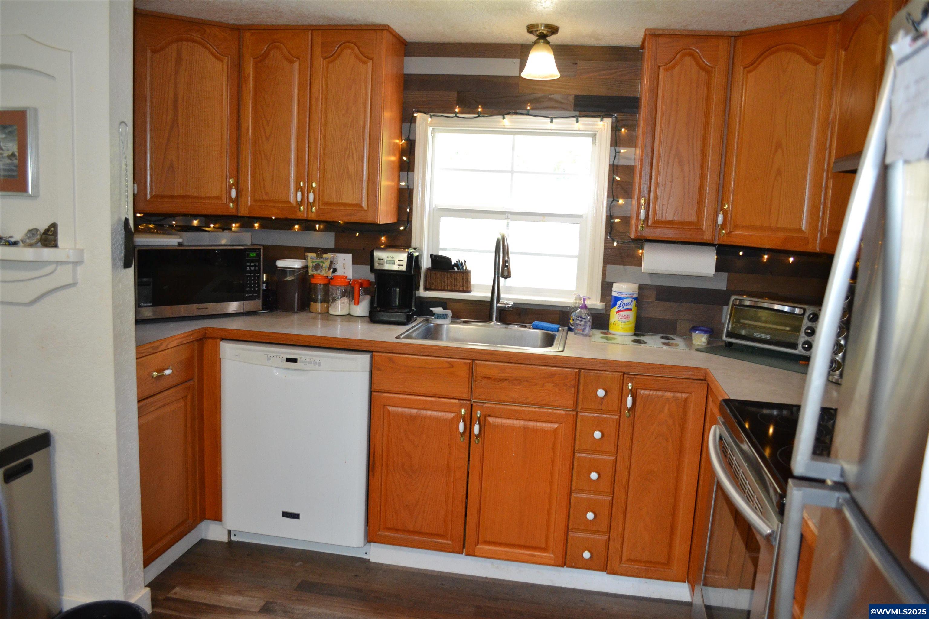 340 Northeast Crest Street, Unit 74 Sublimity, OR 97385 - Photo 12 of 27