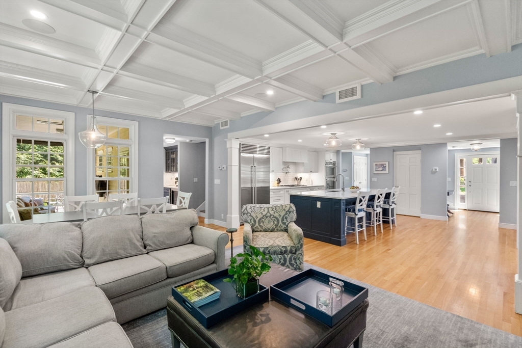10 Auburn Road Wellesley, MA 02481 - Photo 11 of 34