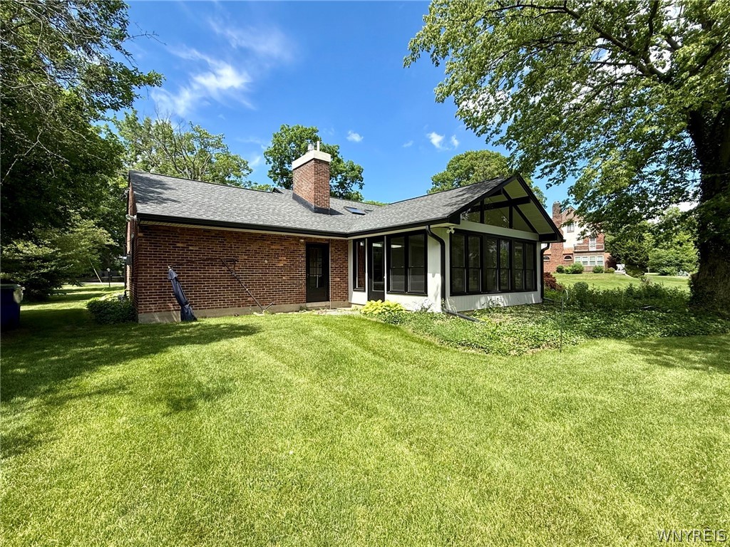5125 Forest Road Lewiston, NY 14092 - Photo 3 of 32