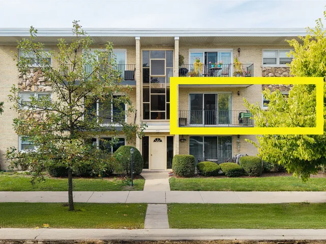 $240,000 | 6587 North Northwest Highway, Unit 1A, Chicago, IL 60631