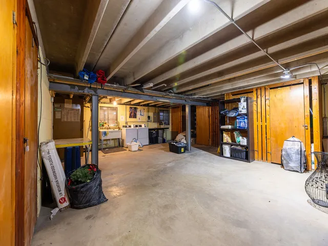 $240,000 | 6587 North Northwest Highway, Unit 1A, Chicago, IL 60631