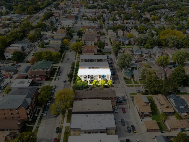 $240,000 | 6587 North Northwest Highway, Unit 1A, Chicago, IL 60631