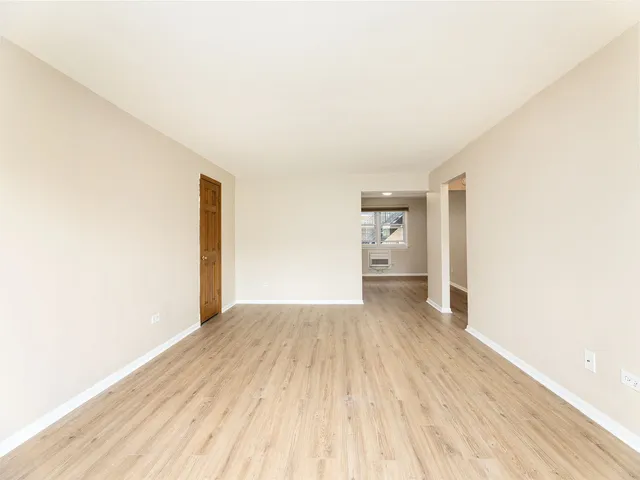 $240,000 | 6587 North Northwest Highway, Unit 1A, Chicago, IL 60631