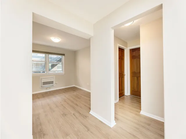 $240,000 | 6587 North Northwest Highway, Unit 1A, Chicago, IL 60631