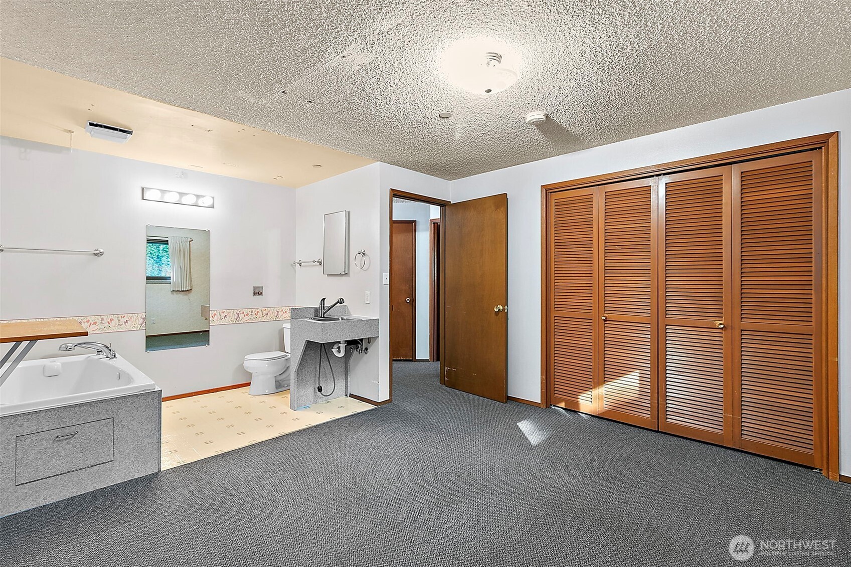 19815 95th Avenue South Renton, WA 98055 - Photo 15 of 40