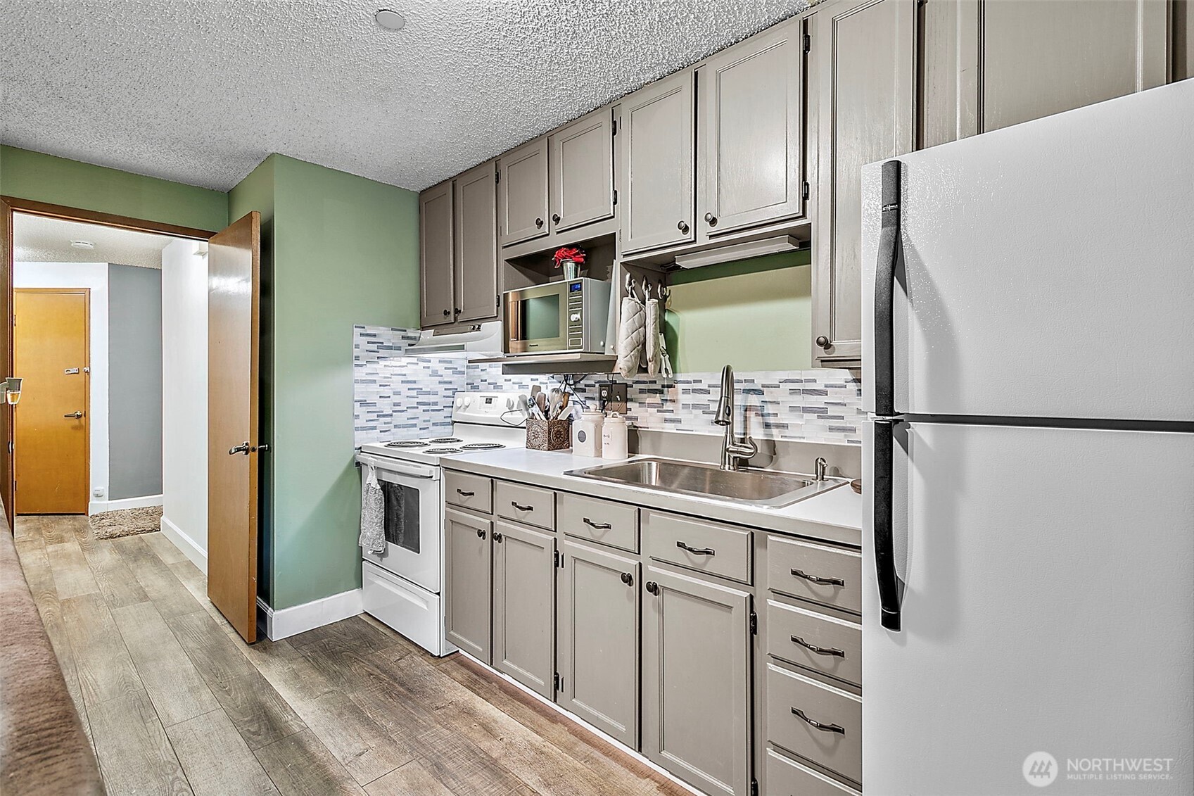 19815 95th Avenue South Renton, WA 98055 - Photo 27 of 40