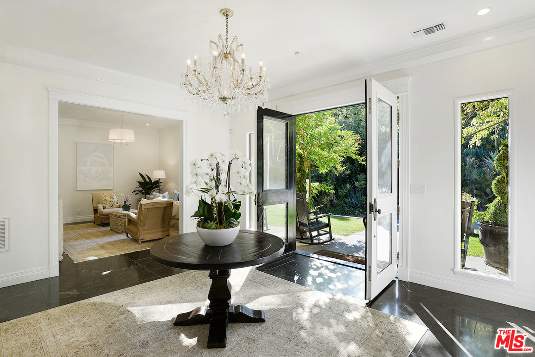 10980 Verano Road Los Angeles, CA 90077 - Photo 2 of 48 Gallery Image 2