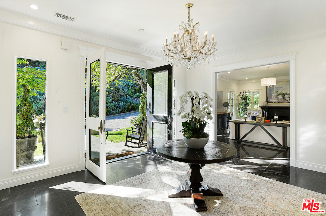 10980 Verano Road Los Angeles, CA 90077 - Photo 3 of 48 Gallery Image 3